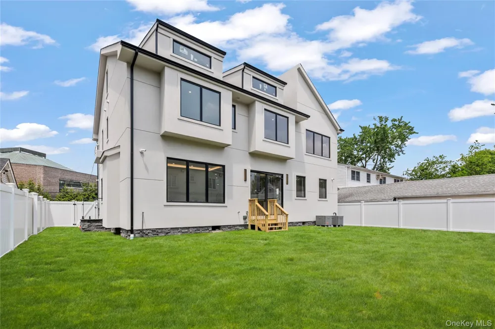 857 Glen Drive Woodmere, NY 11598