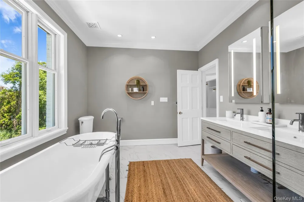 68 S Howells Point Road Bellport Village, NY 11713