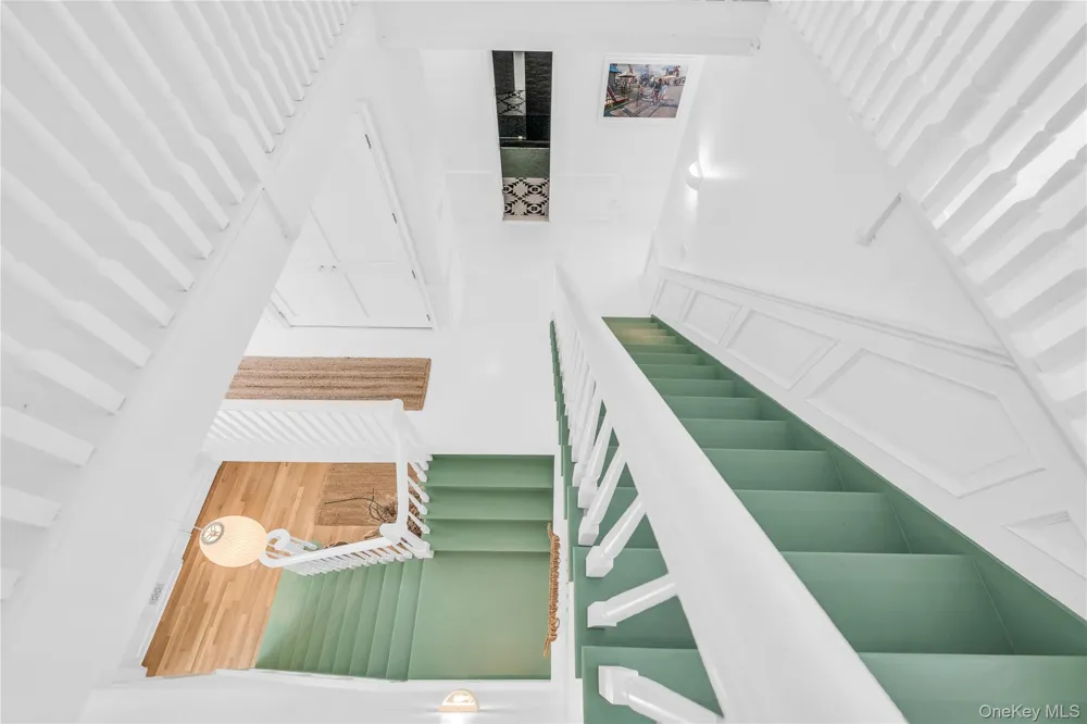 68 S Howells Point Road Bellport Village, NY 11713