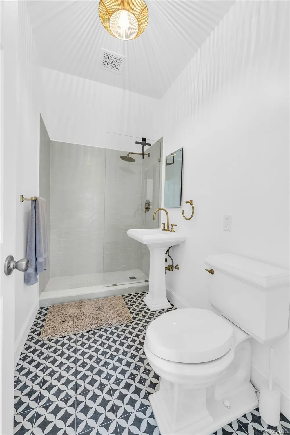 68 S Howells Point Road Bellport Village, NY 11713