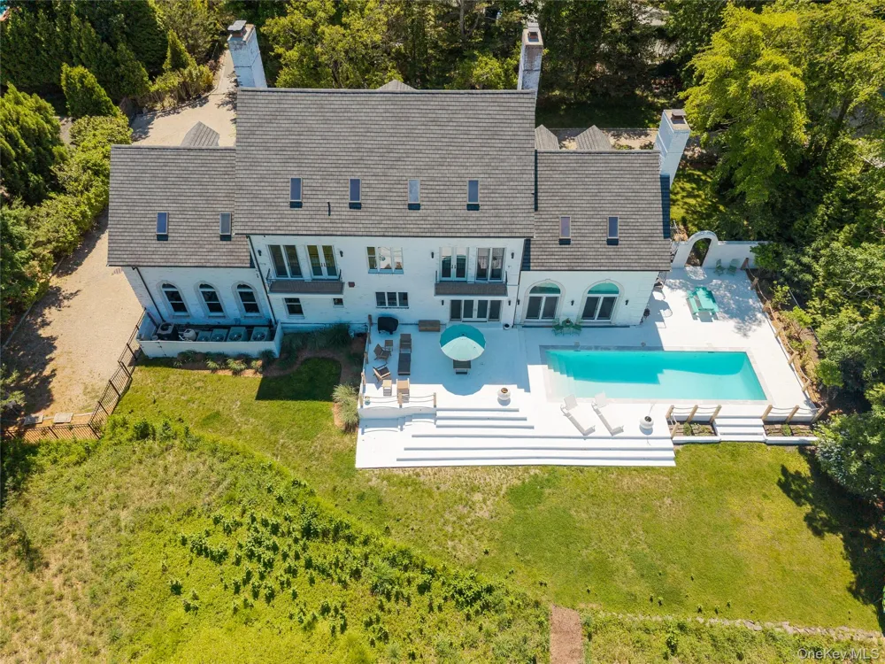 68 S Howells Point Road Bellport Village, NY 11713
