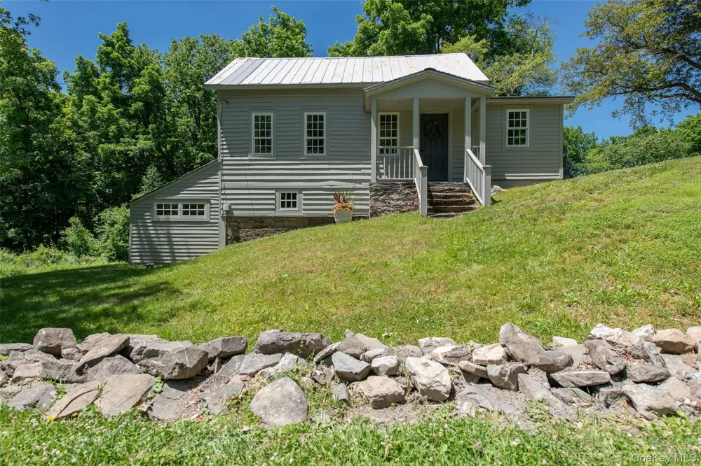 275 Pitts Road Chatham, NY 12136