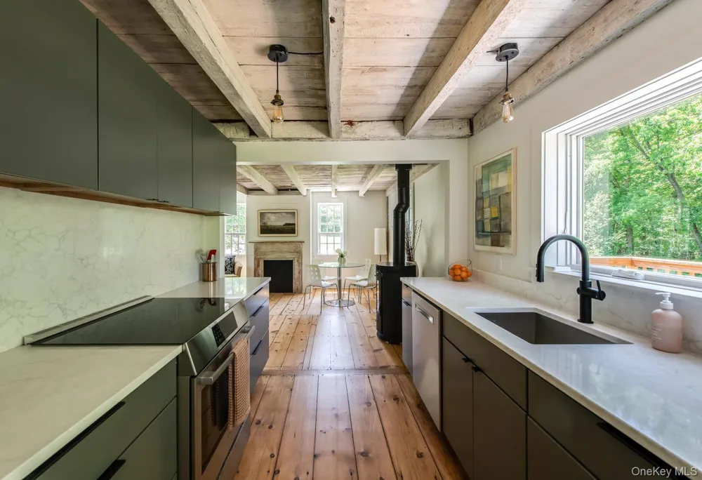 275 Pitts Road Chatham, NY 12136