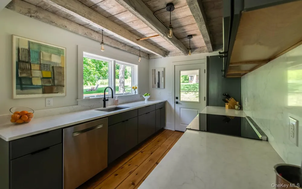 275 Pitts Road Chatham, NY 12136