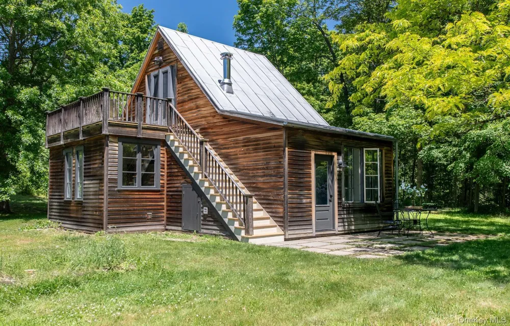 275 Pitts Road Chatham, NY 12136