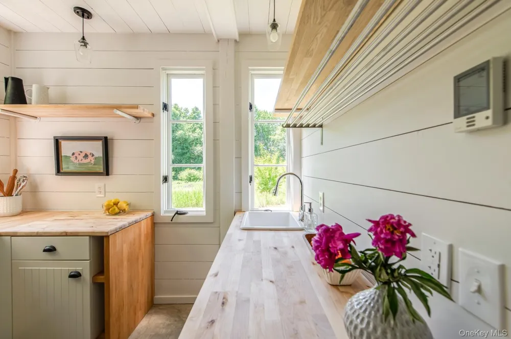 275 Pitts Road Chatham, NY 12136