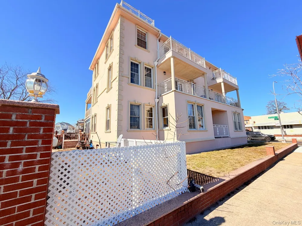 4300 Atlantic Avenue #P8 Brooklyn, NY 11224