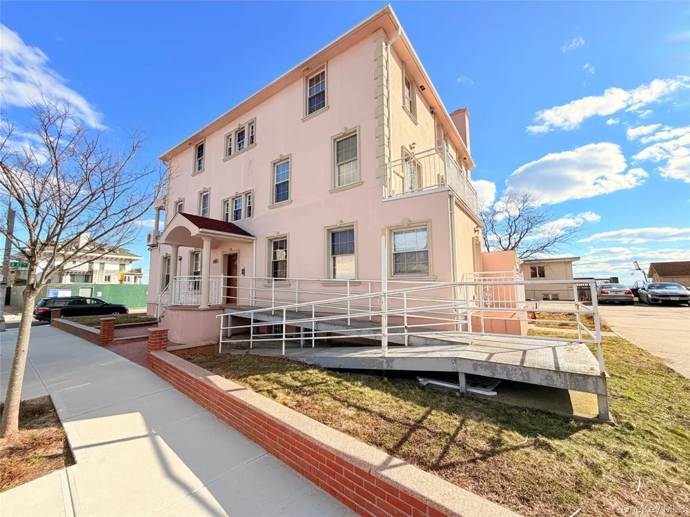 4300 Atlantic Avenue #P8 Brooklyn, NY 11224