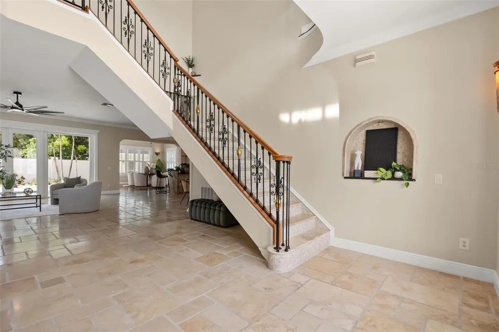 255 W GEORGE AVENUE Maitland, FL 32751