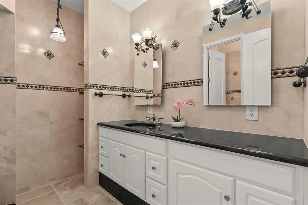 255 W GEORGE AVENUE Maitland, FL 32751