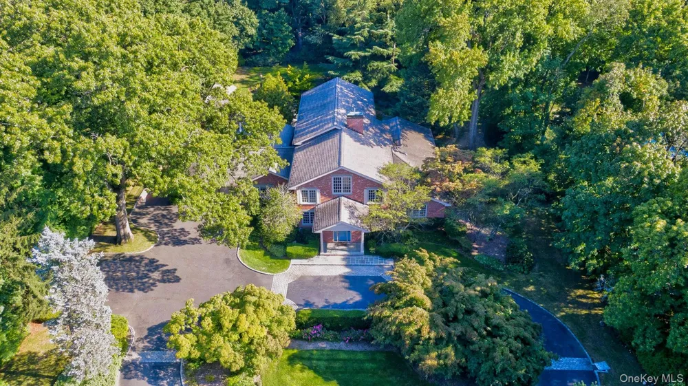16 Barkers Point Road Sands Point, NY 11050