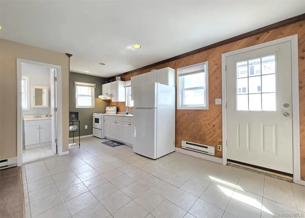 18 Wyandotte Street Selden, NY 11784