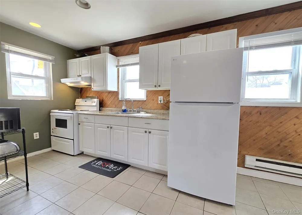 18 Wyandotte Street Selden, NY 11784