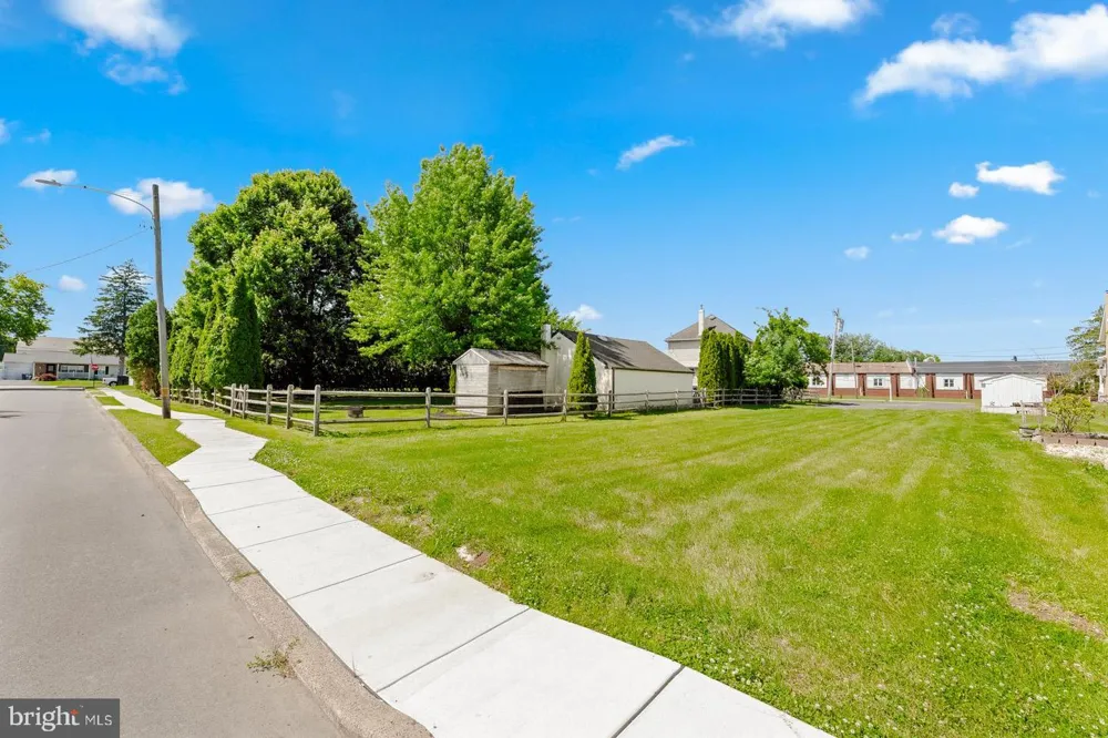 115 HULMEVILLE AVENUE Penndel, PA 19047