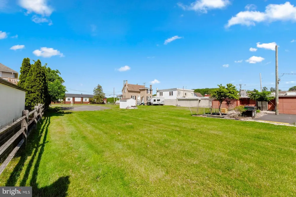 115 HULMEVILLE AVENUE Penndel, PA 19047