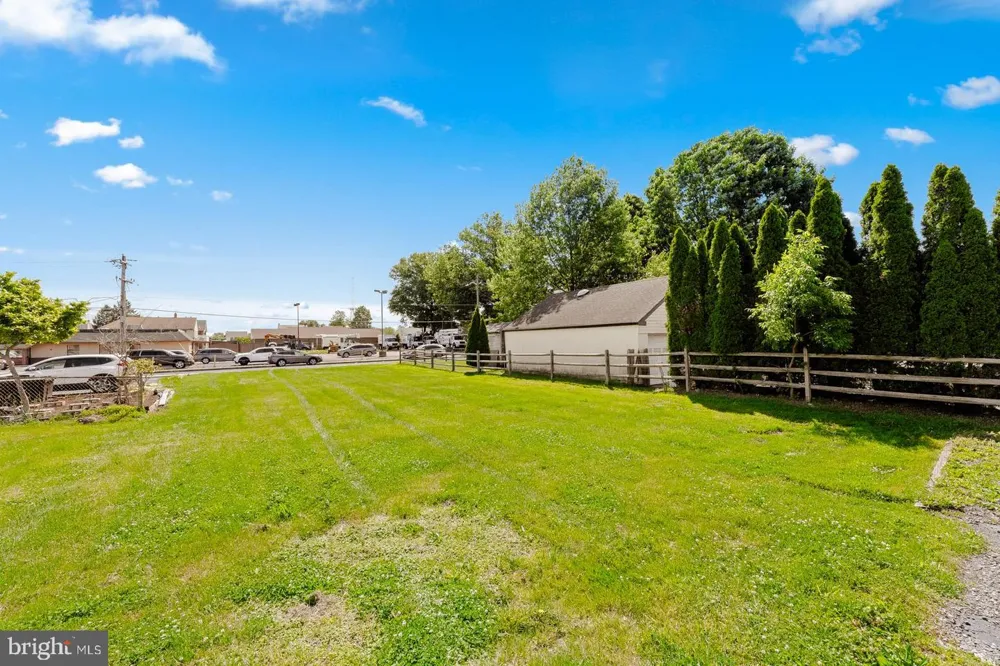 115 HULMEVILLE AVENUE Penndel, PA 19047