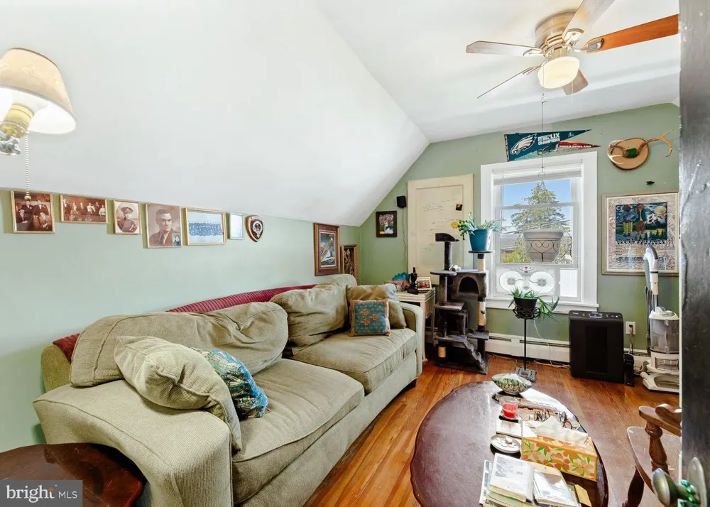 115 HULMEVILLE AVENUE Penndel, PA 19047