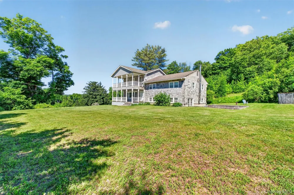 29-35 Bowen Court Holmes, NY 10512