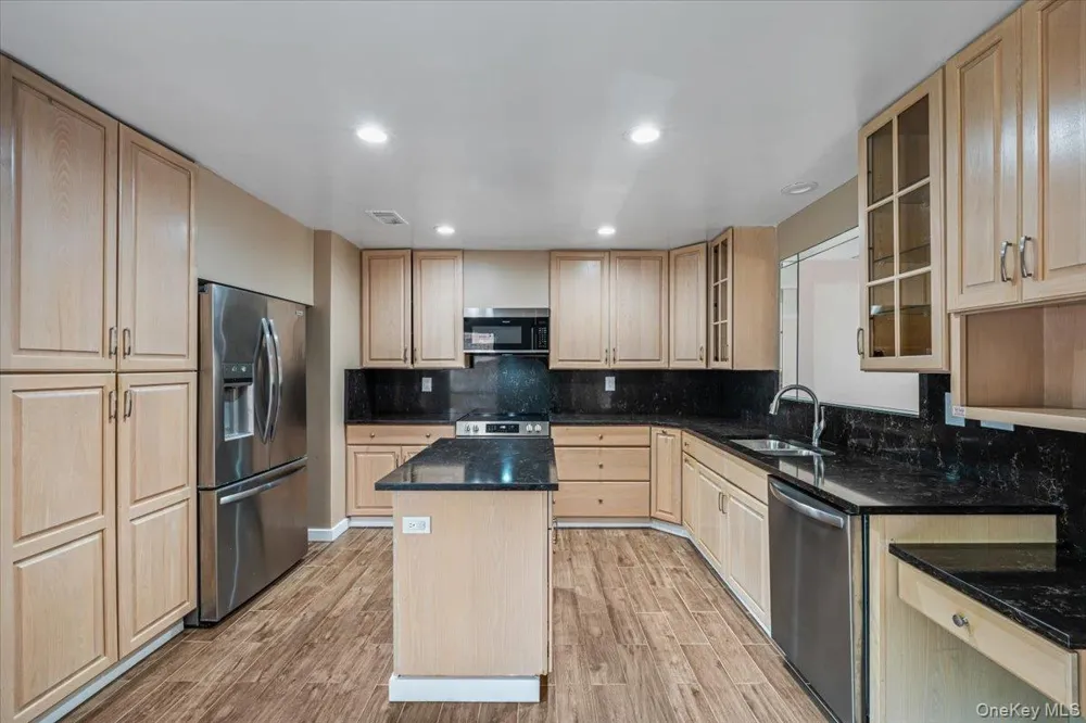 2 Maple Run Drive Jericho, NY 11753