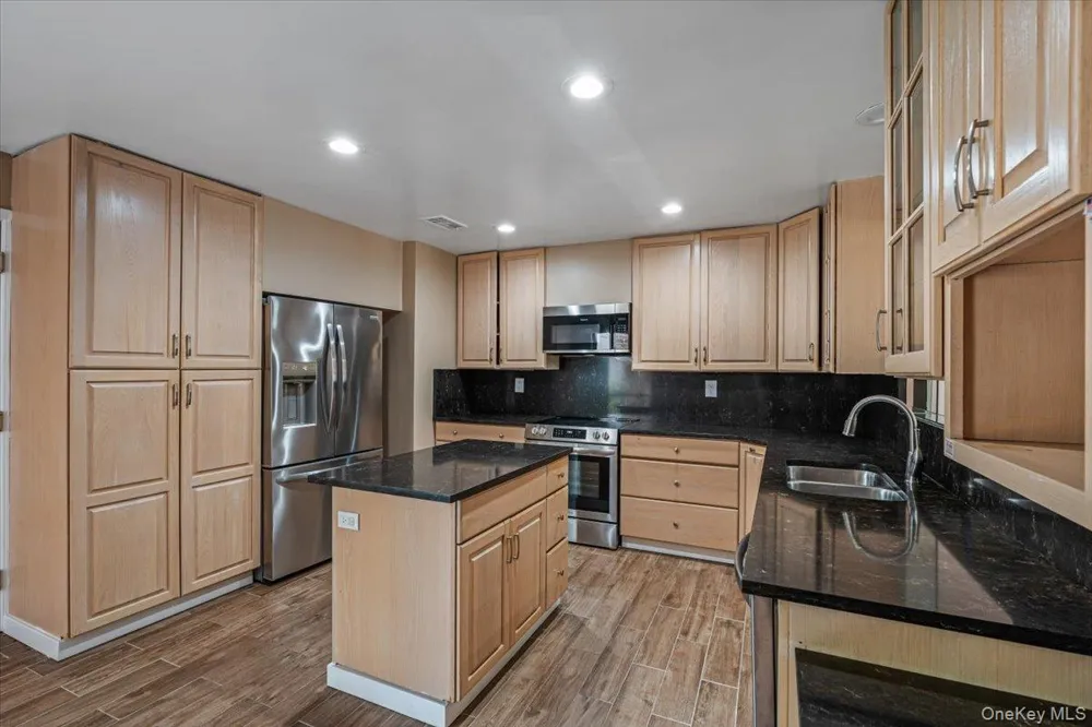 2 Maple Run Drive Jericho, NY 11753