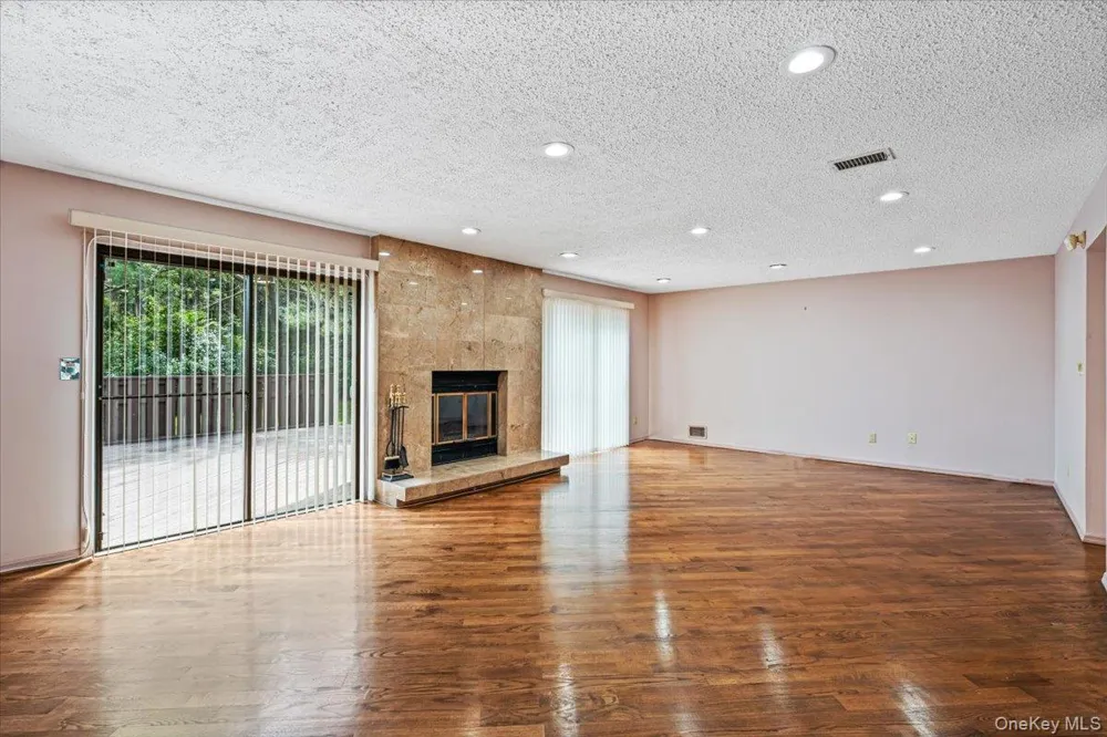 2 Maple Run Drive Jericho, NY 11753
