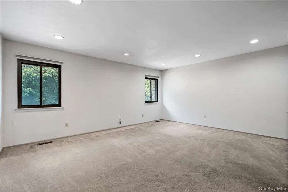 2 Maple Run Drive Jericho, NY 11753