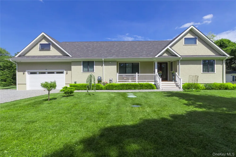 26 Tuthill Lane Remsenburg, NY 11960