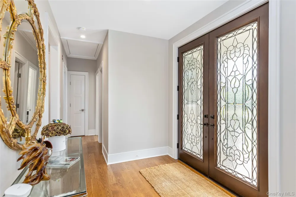 26 Tuthill Lane Remsenburg, NY 11960