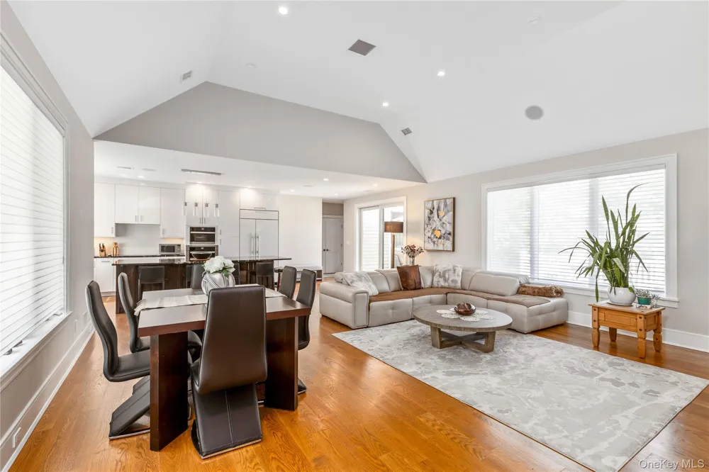 26 Tuthill Lane Remsenburg, NY 11960