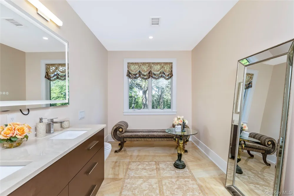 26 Tuthill Lane Remsenburg, NY 11960
