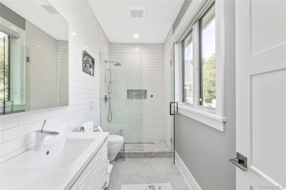 26 Tuthill Lane Remsenburg, NY 11960