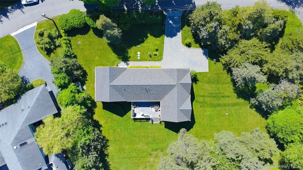 26 Tuthill Lane Remsenburg, NY 11960