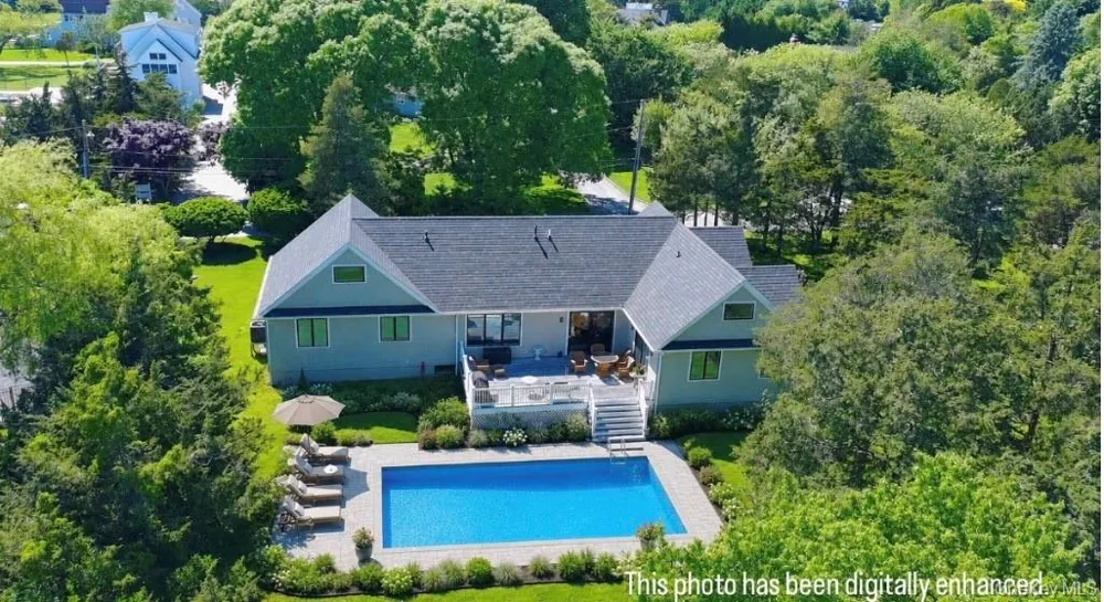 26 Tuthill Lane Remsenburg, NY 11960