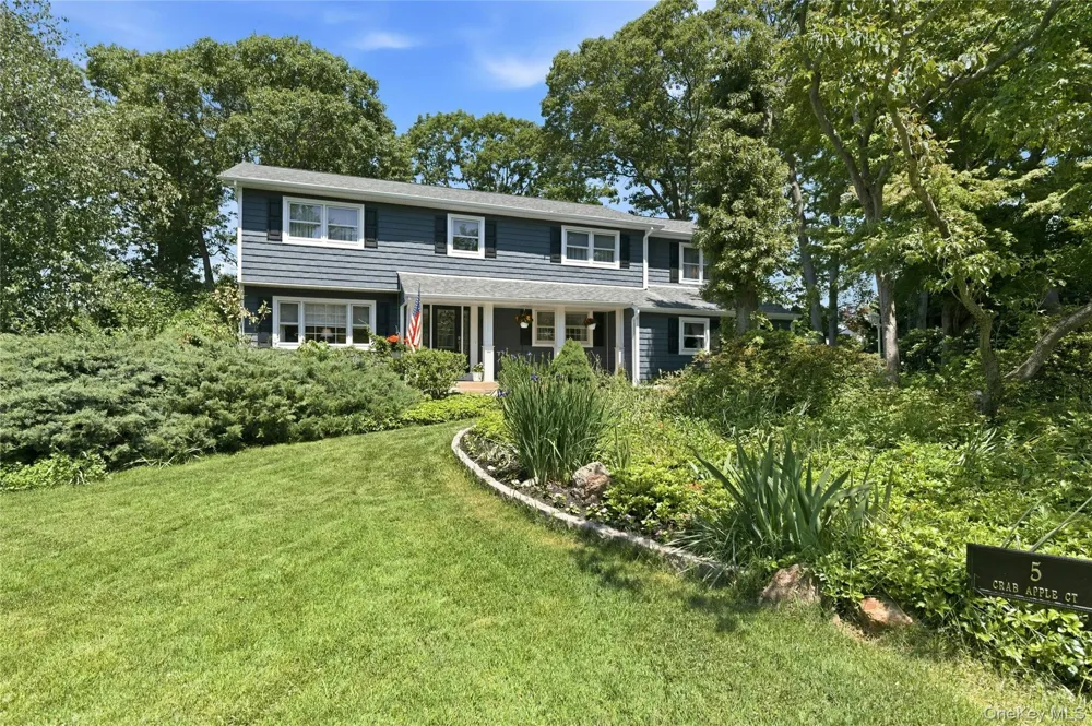 5 Crabapple Court Mount Sinai, NY 11766