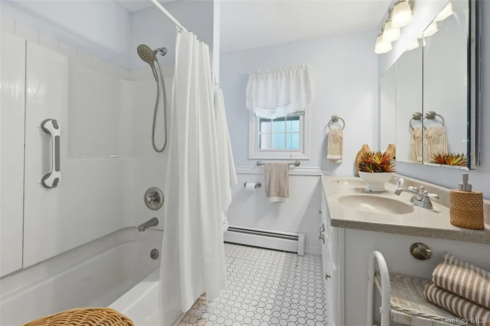 5 Crabapple Court Mount Sinai, NY 11766