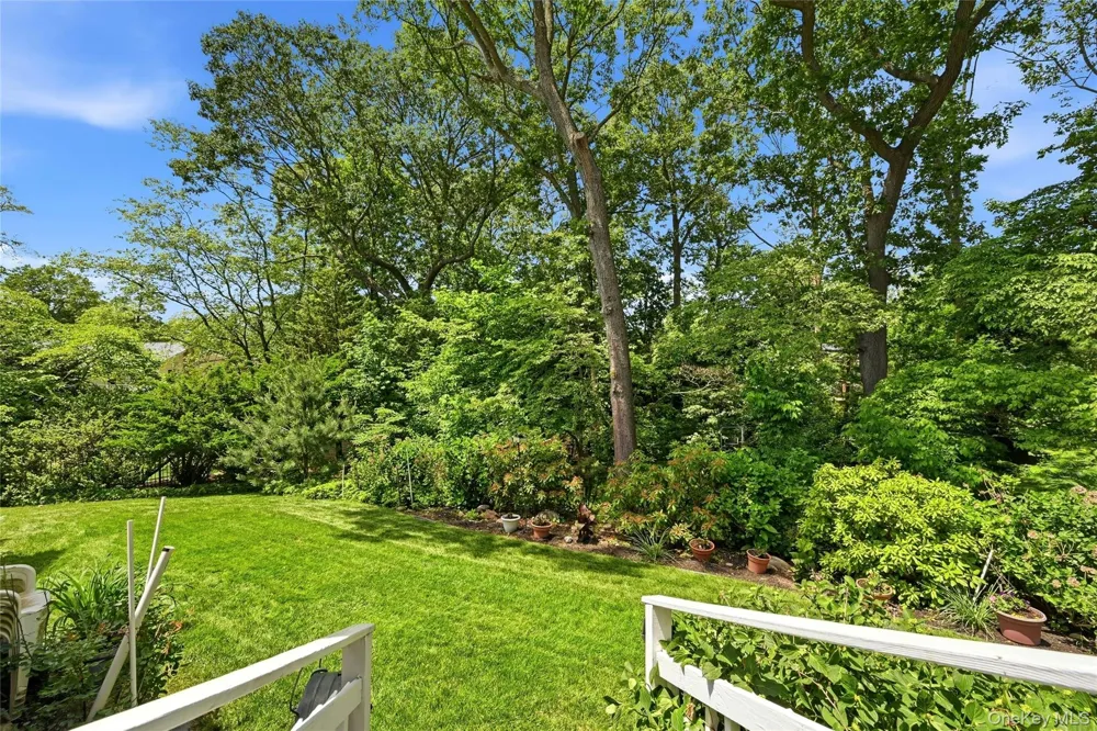5 Crabapple Court Mount Sinai, NY 11766