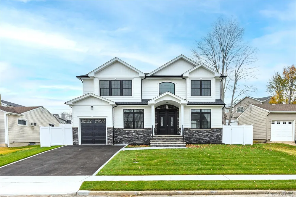 21 Devon Road Bethpage, NY 11714