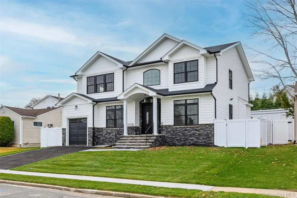 21 Devon Road Bethpage, NY 11714