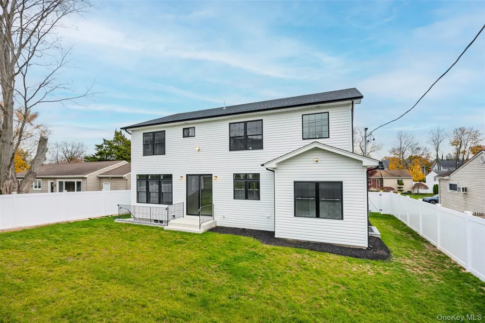 21 Devon Road Bethpage, NY 11714
