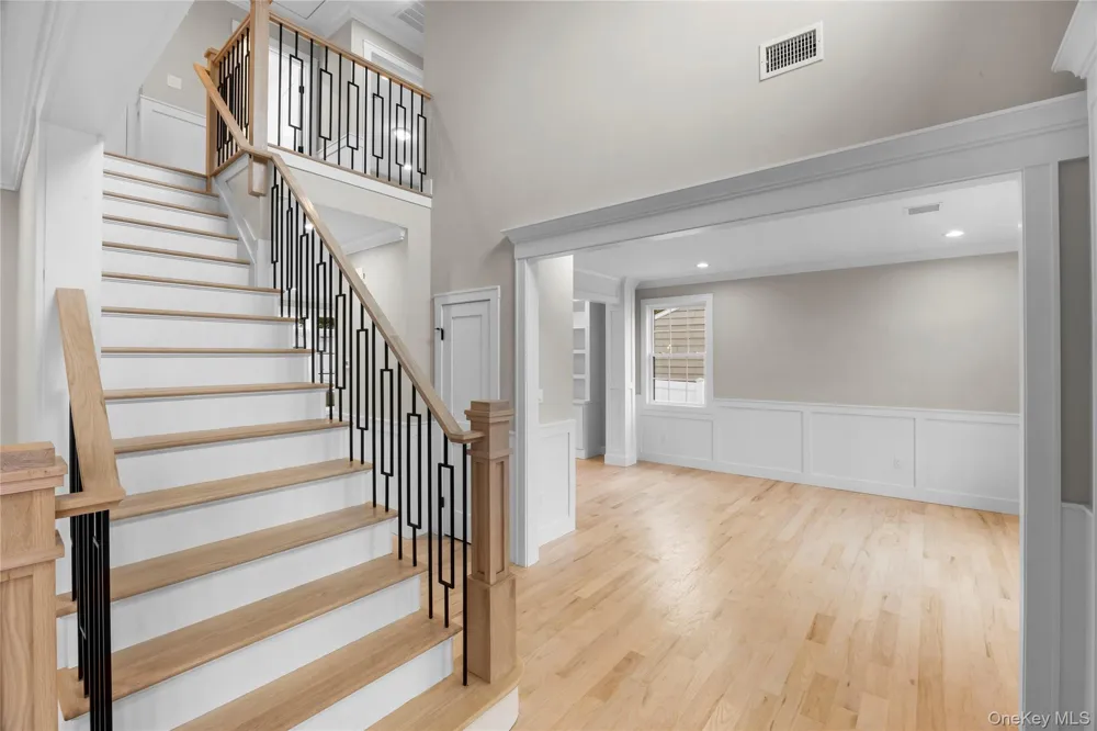 21 Devon Road Bethpage, NY 11714