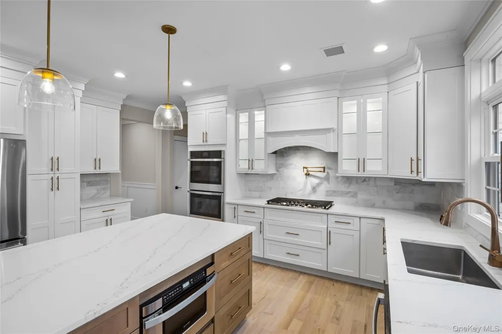 21 Devon Road Bethpage, NY 11714