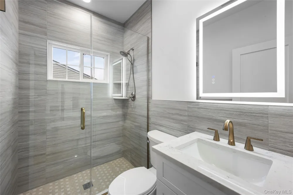 21 Devon Road Bethpage, NY 11714