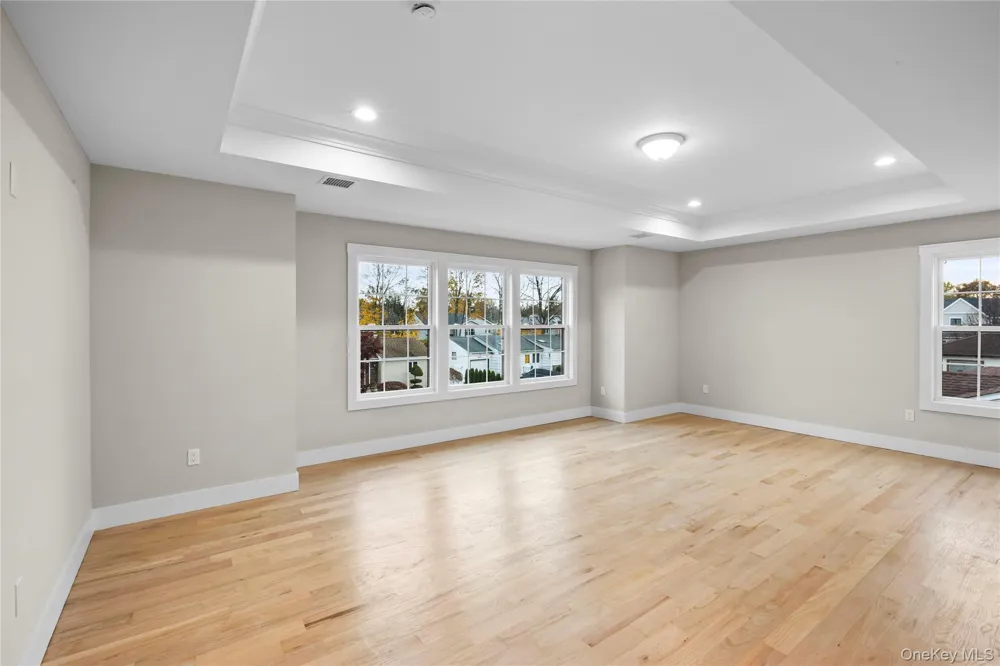 21 Devon Road Bethpage, NY 11714