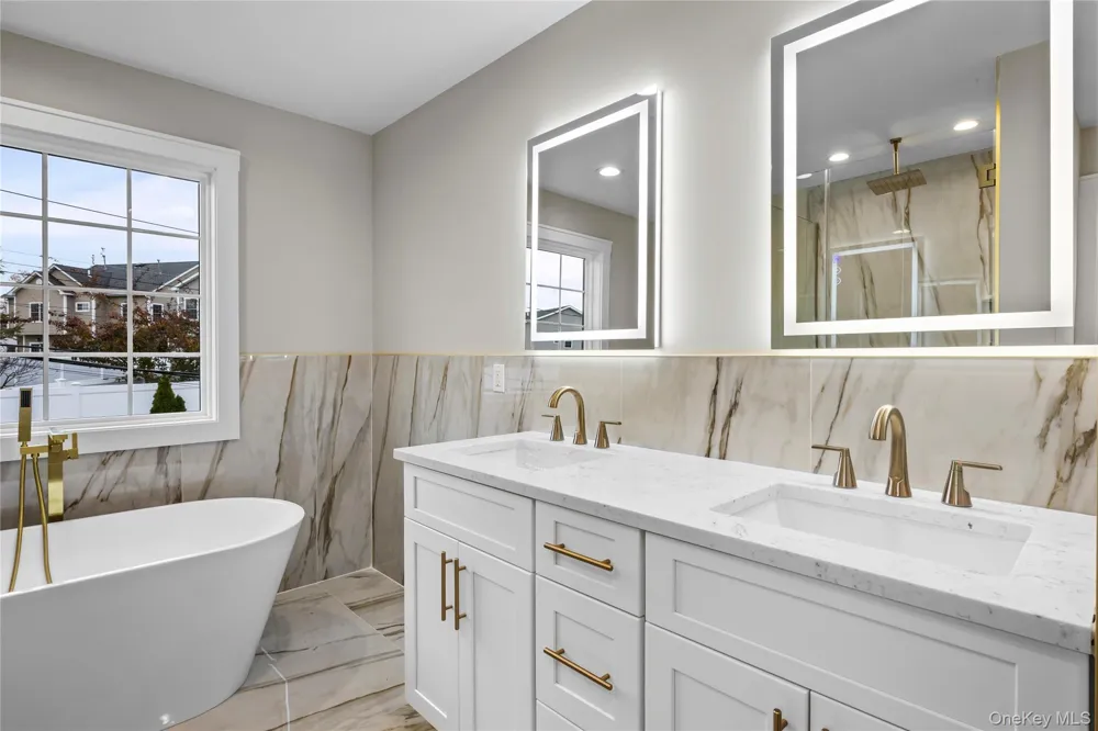 21 Devon Road Bethpage, NY 11714