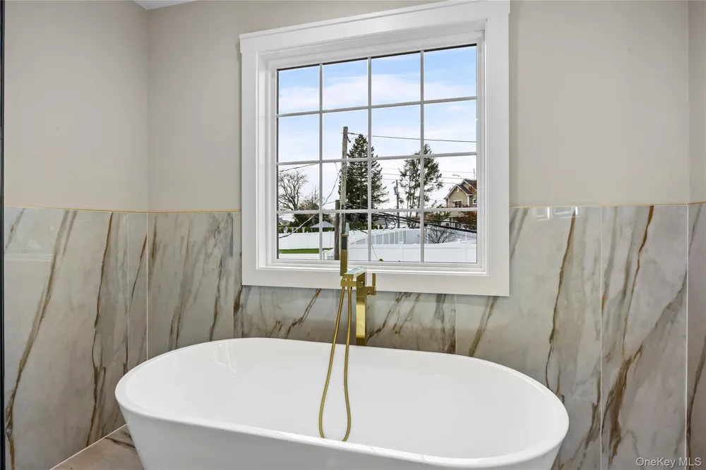 21 Devon Road Bethpage, NY 11714