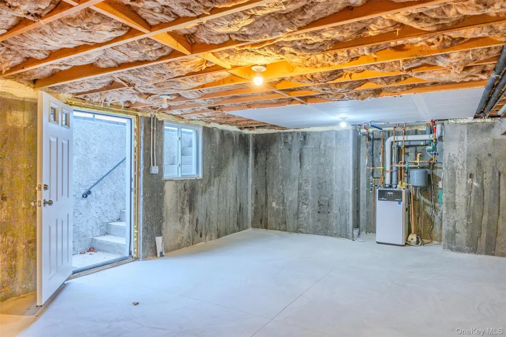 21 Devon Road Bethpage, NY 11714