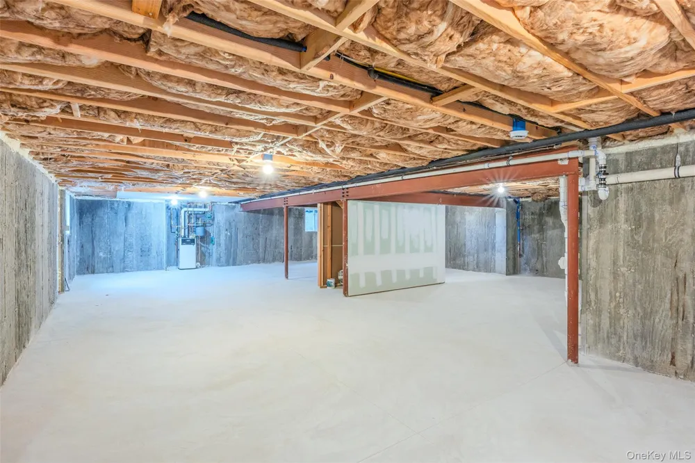 21 Devon Road Bethpage, NY 11714