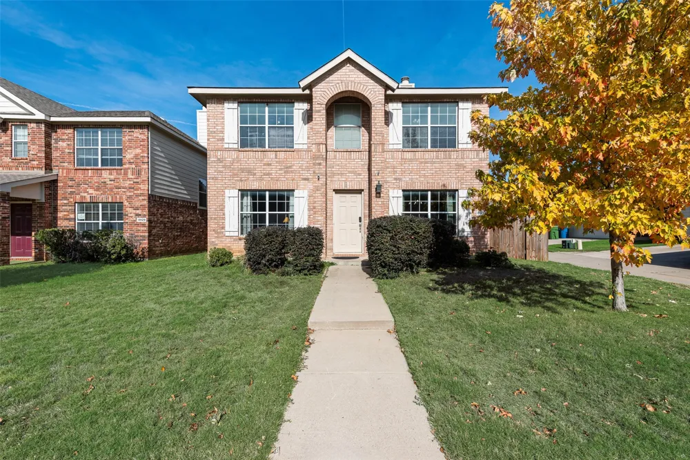 8933 Tucker Street Cross Roads, TX 76227