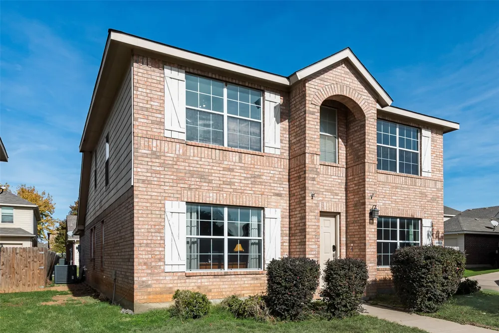 8933 Tucker Street Cross Roads, TX 76227