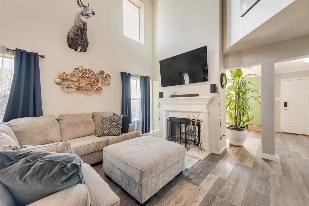 8933 Tucker Street Cross Roads, TX 76227